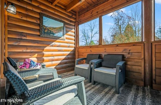 326 Big Bear Way, Pigeon Forge, TN 37863