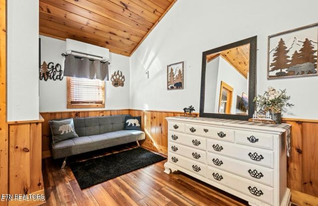 326 Big Bear Way, Pigeon Forge, TN 37863