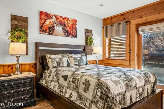 326 Big Bear Way, Pigeon Forge, TN 37863