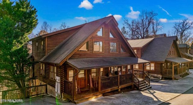 326 Big Bear Way, Pigeon Forge, TN 37863
