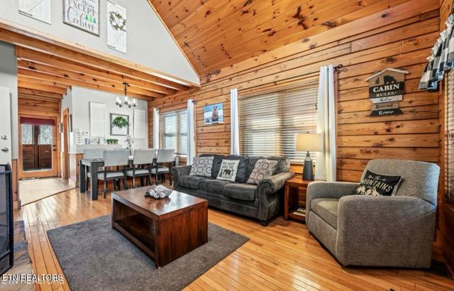 326 Big Bear Way, Pigeon Forge, TN 37863