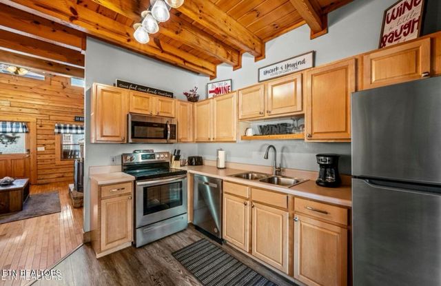 326 Big Bear Way, Pigeon Forge, TN 37863