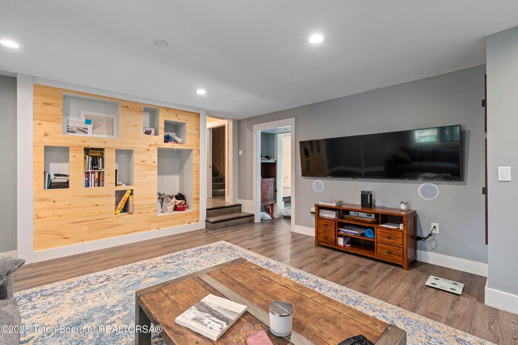 663&665 E KELLY Avenue, Jackson, WY 83001 photo 24