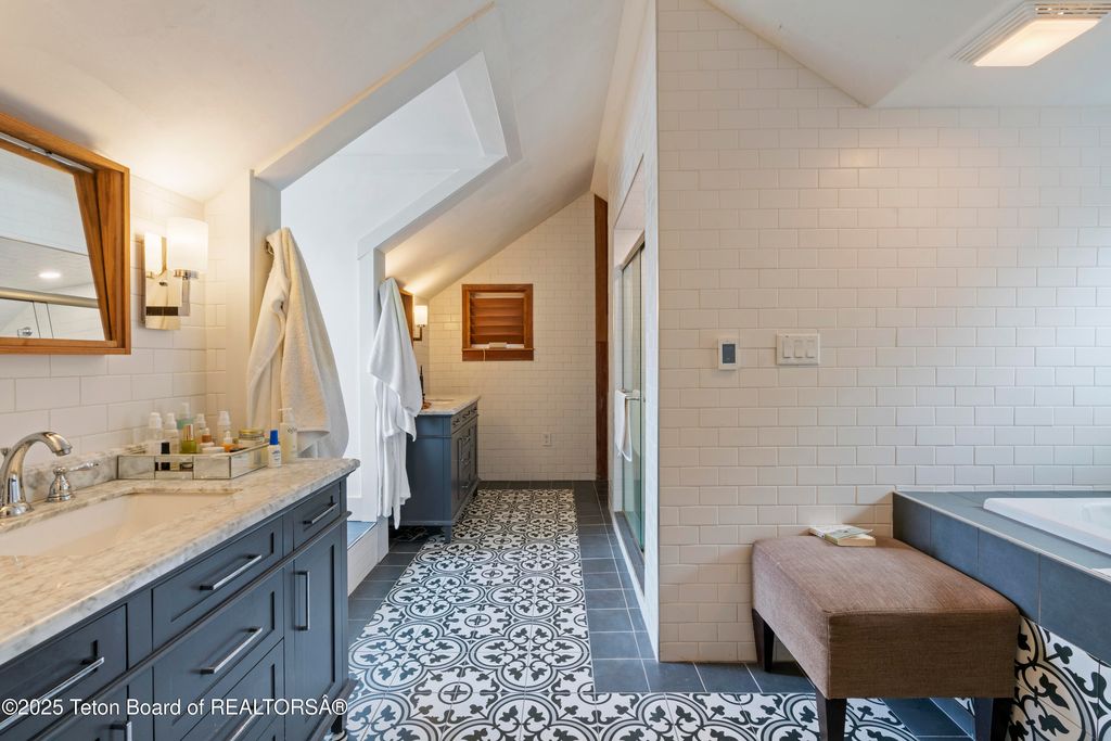 663&665 E KELLY Avenue, Jackson, WY 83001 photo 32