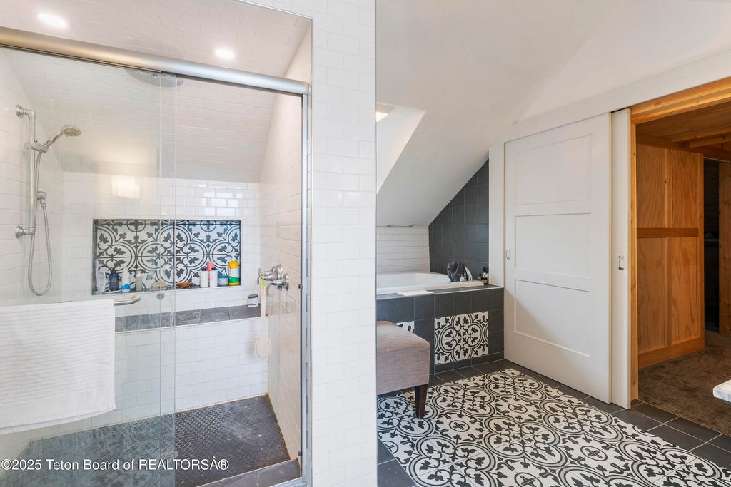 663&665 E KELLY Avenue, Jackson, WY 83001 photo 33