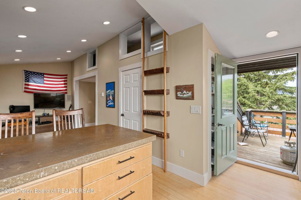 663&665 E KELLY Avenue, Jackson, WY 83001 photo 41