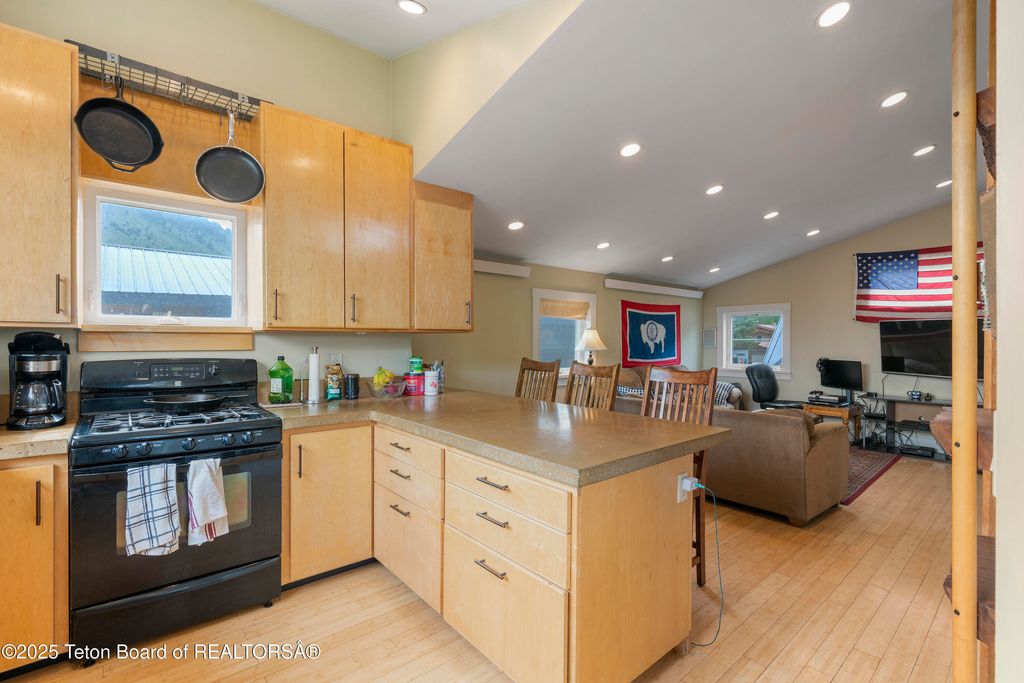 663&665 E KELLY Avenue, Jackson, WY 83001 photo 43