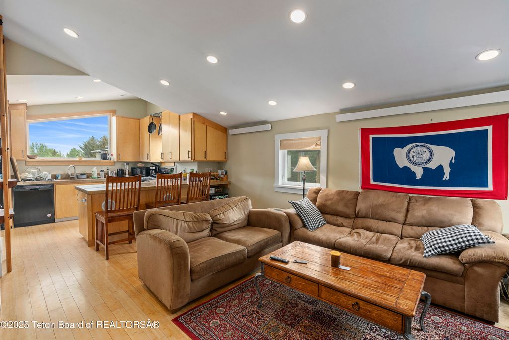 663&665 E KELLY Avenue, Jackson, WY 83001 photo 52