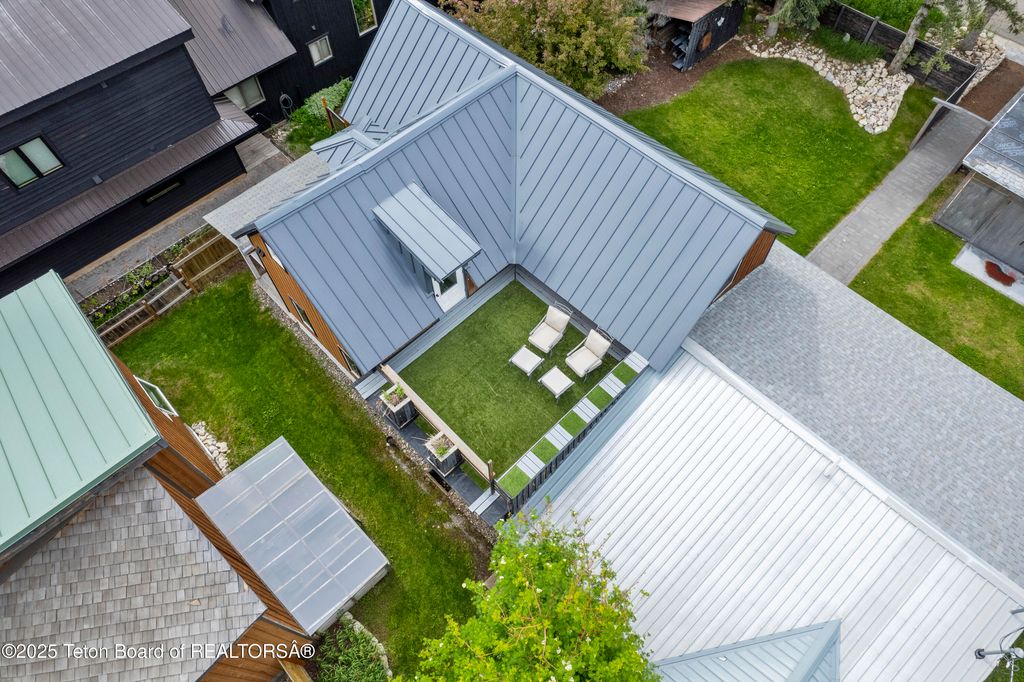 663&665 E KELLY Avenue, Jackson, WY 83001 photo 7