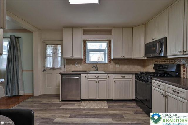 1450 Stones Crossing Road, Palmer Twp, PA 18045