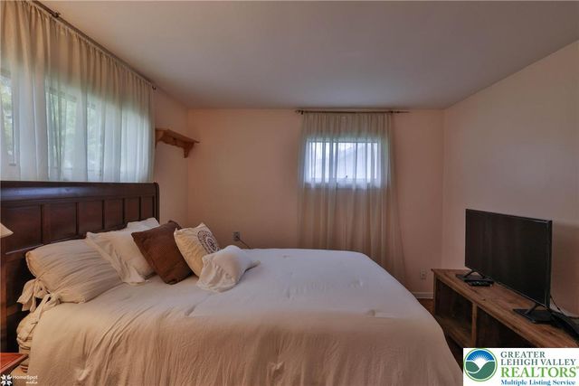 1450 Stones Crossing Road, Palmer Twp, PA 18045