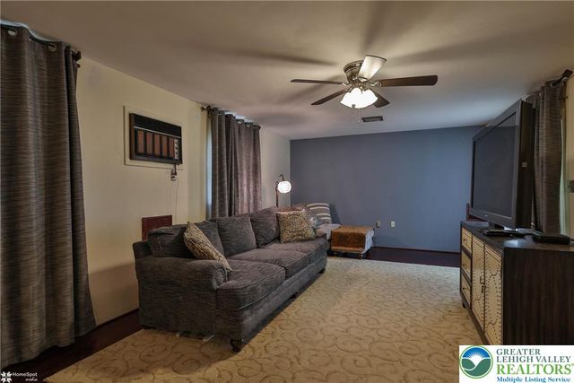 1450 Stones Crossing Road, Palmer Twp, PA 18045