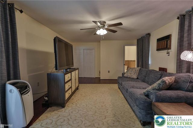 1450 Stones Crossing Road, Palmer Twp, PA 18045