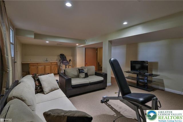 1450 Stones Crossing Road, Palmer Twp, PA 18045