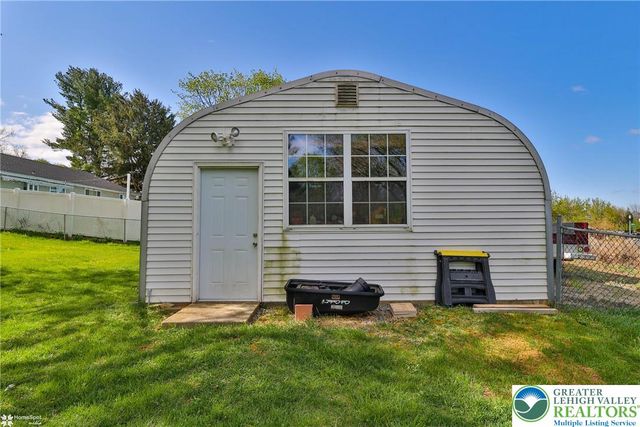 1450 Stones Crossing Road, Palmer Twp, PA 18045