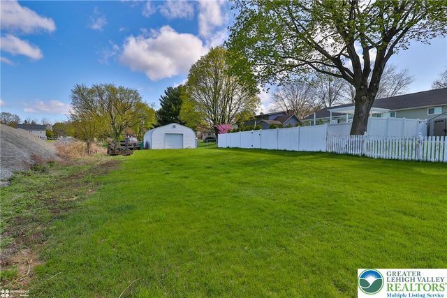 1450 Stones Crossing Road, Palmer Twp, PA 18045