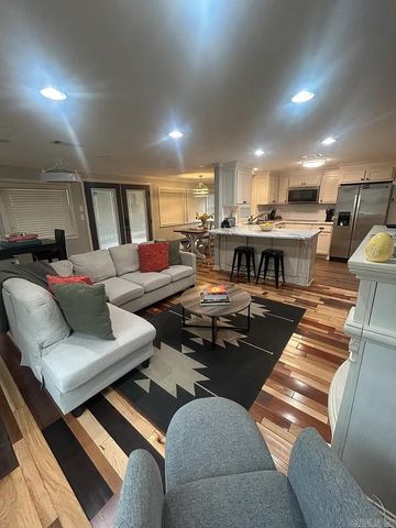 33 Priest Lane, Conway, AR 72032