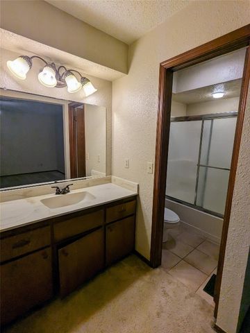 2116 oakvista Circle, Norman, OK 73071