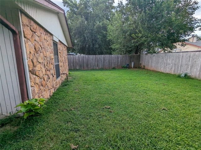 2116 oakvista Circle, Norman, OK 73071
