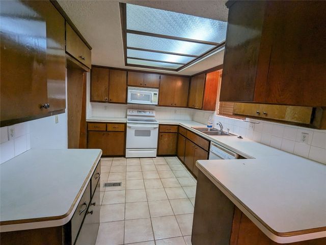 2116 oakvista Circle, Norman, OK 73071