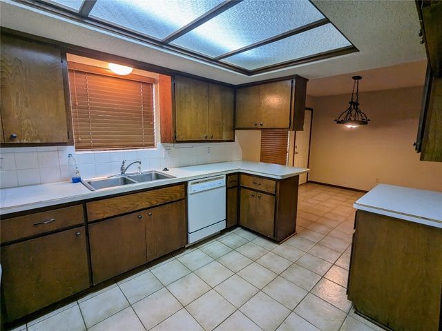 2116 oakvista Circle, Norman, OK 73071