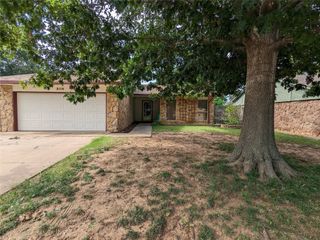 2116 oakvista Circle, Norman, OK 73071