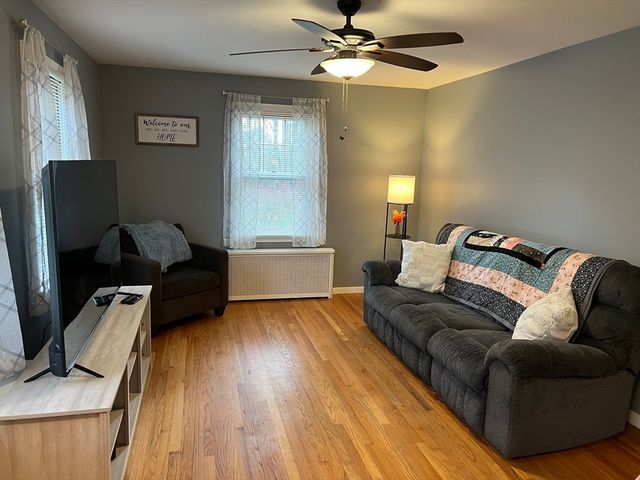 104 Leyden Rd, Greenfield, MA 01301