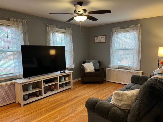 104 Leyden Rd, Greenfield, MA 01301