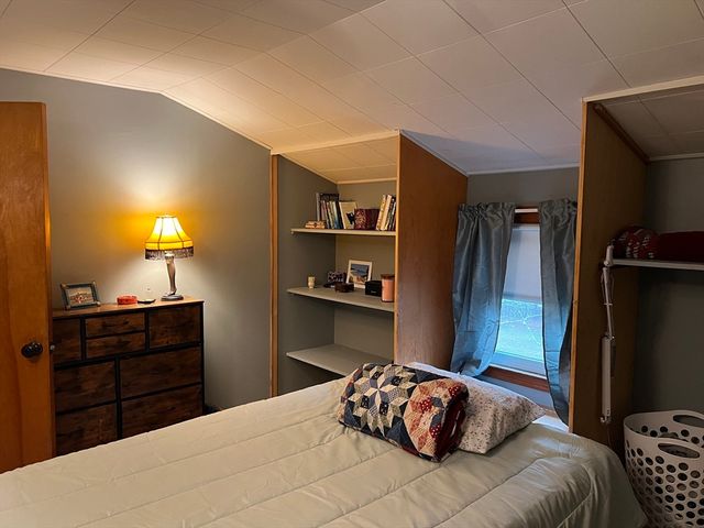 104 Leyden Rd, Greenfield, MA 01301