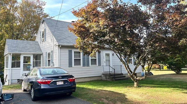 104 Leyden Rd, Greenfield, MA 01301