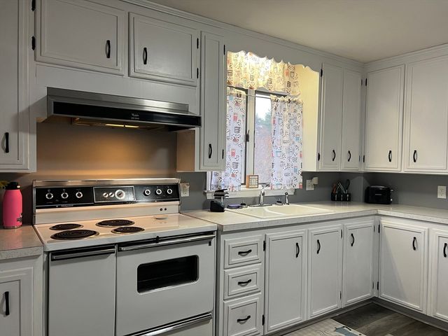 104 Leyden Rd, Greenfield, MA 01301