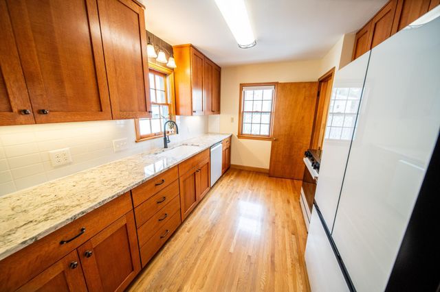 713 11th St SW, Rochester, MN 55902