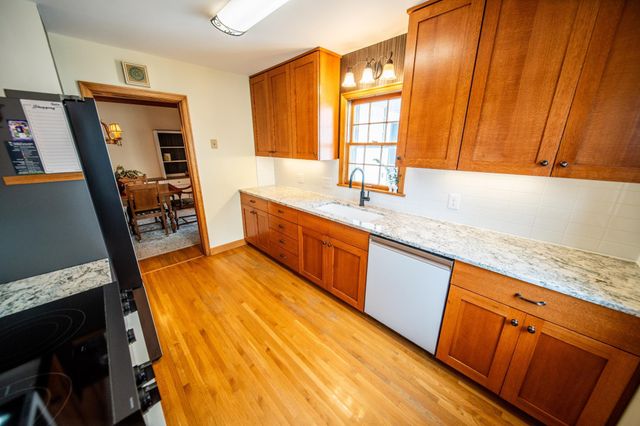 713 11th St SW, Rochester, MN 55902