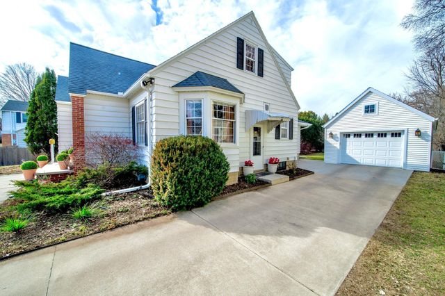 713 11th St SW, Rochester, MN 55902