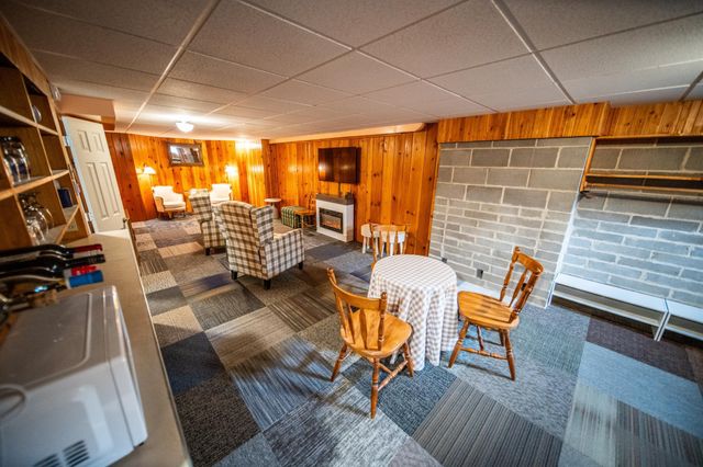 713 11th St SW, Rochester, MN 55902