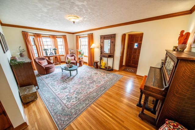 713 11th St SW, Rochester, MN 55902