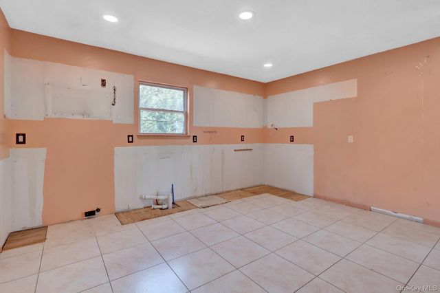 231 Columbus Boulevard, Amityville, NY 11701