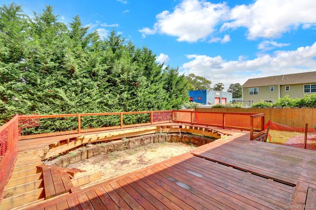 231 Columbus Boulevard, Amityville, NY 11701