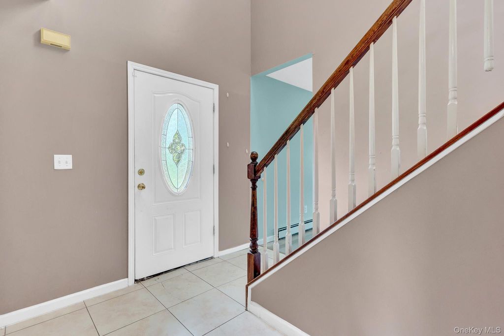 231 Columbus Boulevard, Amityville, NY 11701 — photo 4