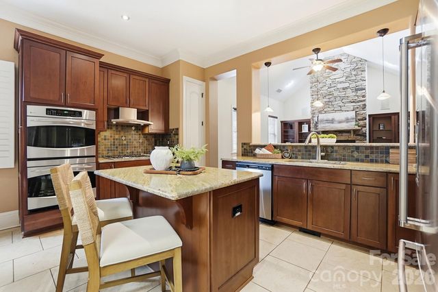 160 Arrow Point Lane, Davidson, NC 28036