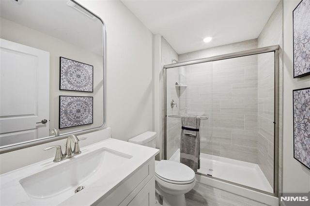 12 Belmont Place, Oakland, NJ 07036