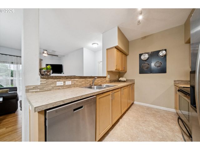 11830 Nw HOLLY SPRINGS Ln 206, Portland, OR 97229