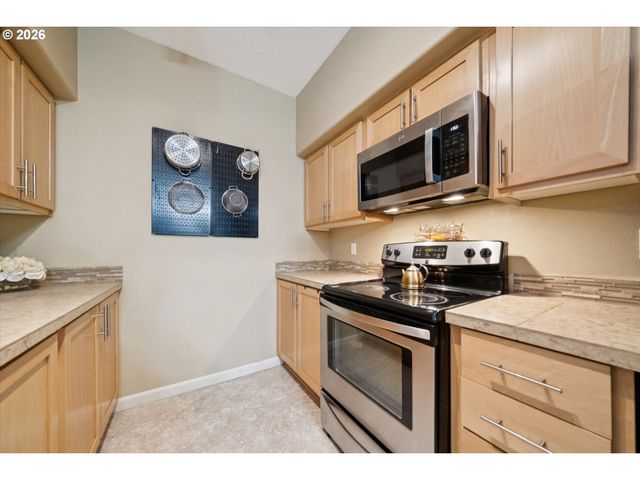 11830 Nw HOLLY SPRINGS Ln 206, Portland, OR 97229