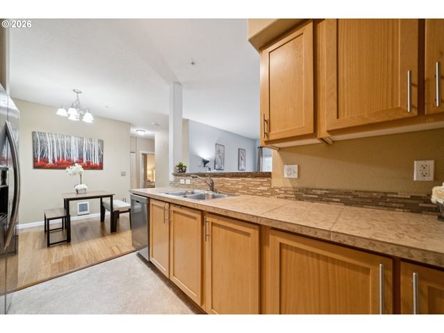 11830 Nw HOLLY SPRINGS Ln 206, Portland, OR 97229