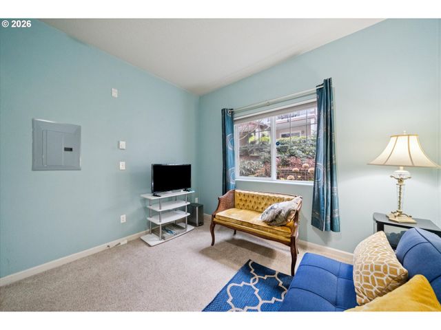 11830 Nw HOLLY SPRINGS Ln 206, Portland, OR 97229