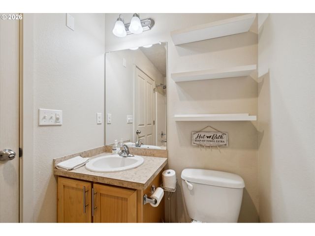 11830 Nw HOLLY SPRINGS Ln 206, Portland, OR 97229