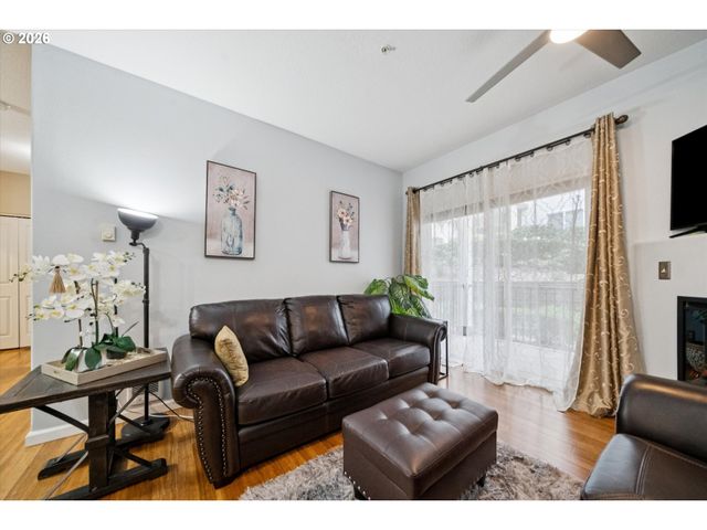 11830 Nw HOLLY SPRINGS Ln 206, Portland, OR 97229