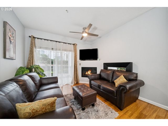 11830 Nw HOLLY SPRINGS Ln 206, Portland, OR 97229