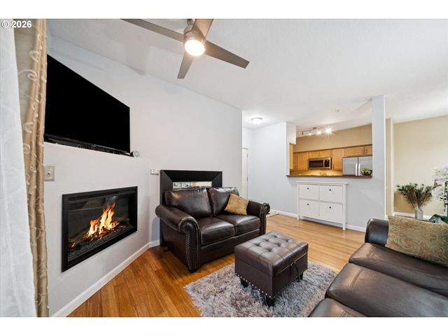 11830 Nw HOLLY SPRINGS Ln 206, Portland, OR 97229