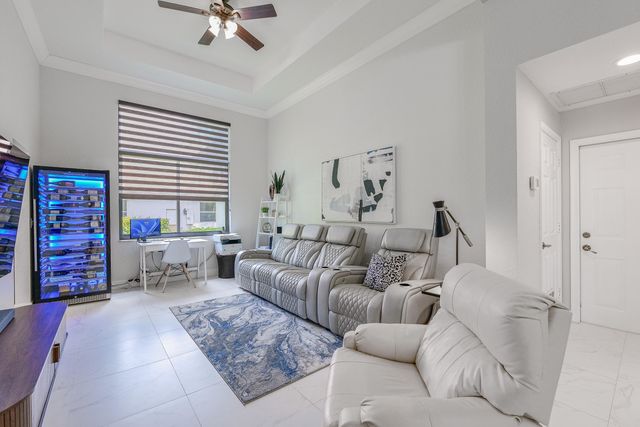 4377 SW 140th Avenue, Davie, FL 33330